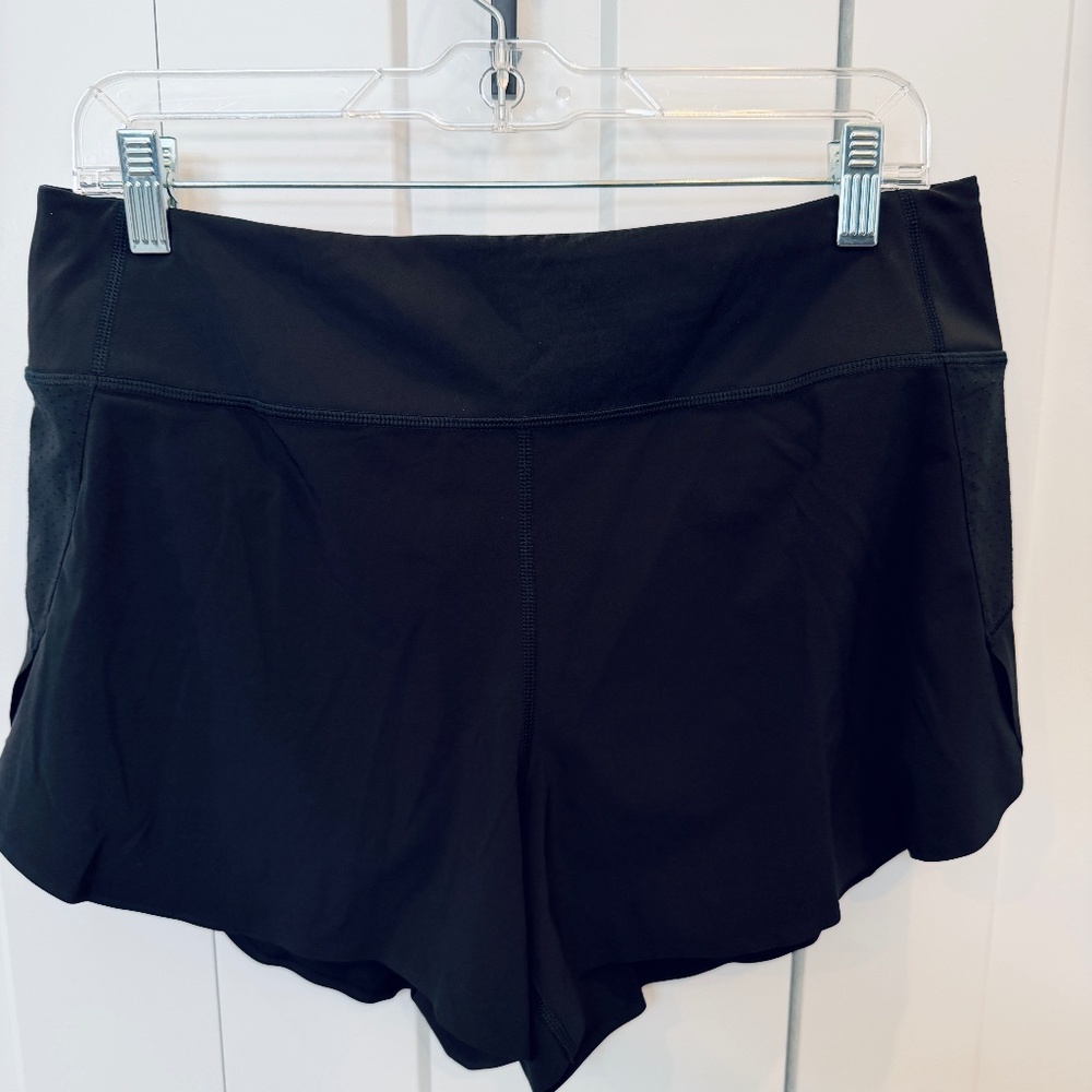 Athleta Run With It 3.5" Short
